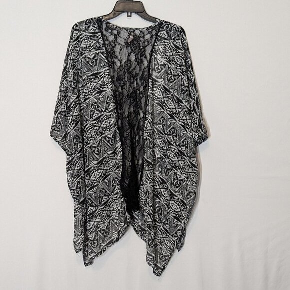 NO BOUNDARIES Black/White Chiffon, Aztec Print Open Tunic w Black Lace; Size XXL - Picture 2 of 6